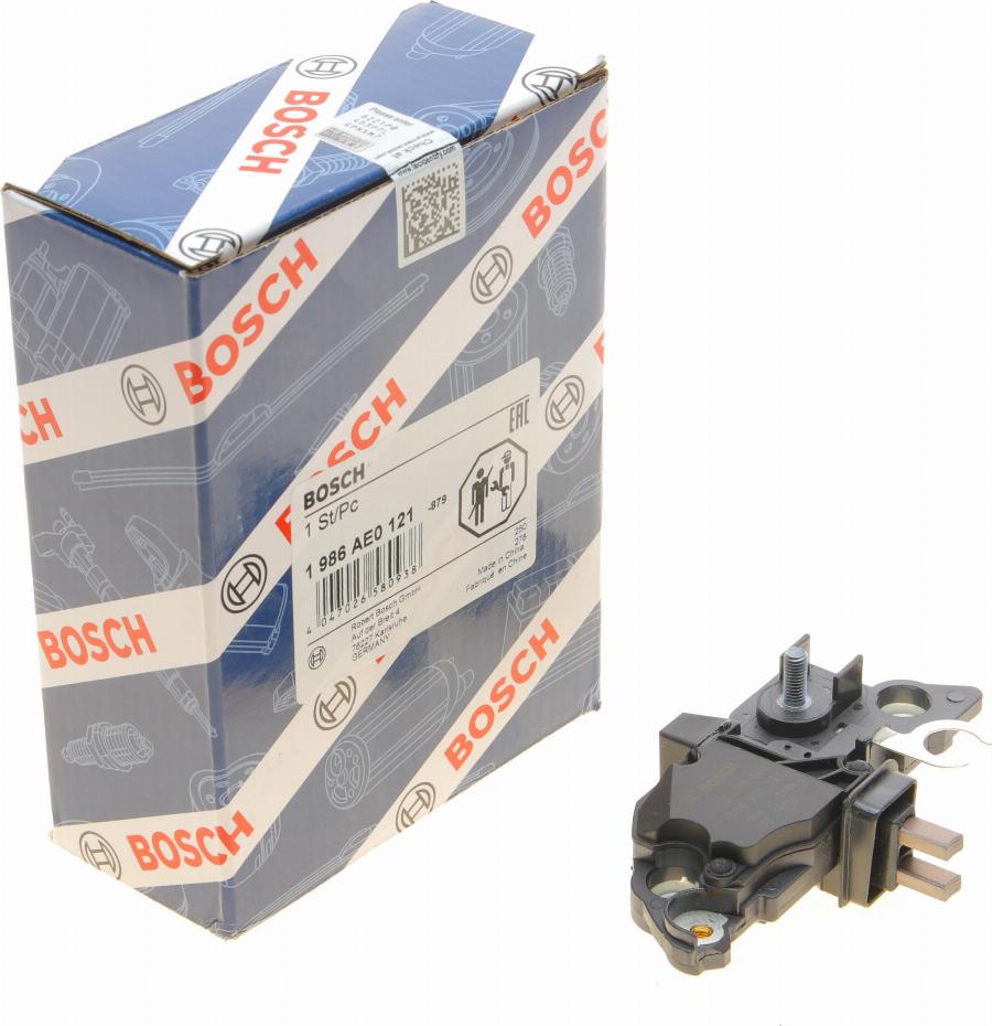 BOSCH 1 986 AE0 121 - Gərginlik tənzimləyicisi, alternator furqanavto.az