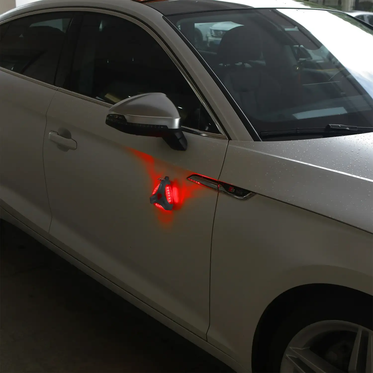 Hyper Tough, 200-Lumen Emergency Roadside Light, One Size - Image 3